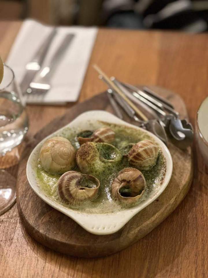 Assiette classique d'escargots  Avignon